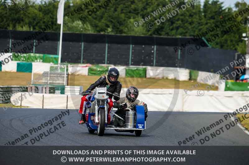 Vintage motorcycle club;eventdigitalimages;mallory park;mallory park trackday photographs;no limits trackdays;peter wileman photography;trackday digital images;trackday photos;vmcc festival 1000 bikes photographs
